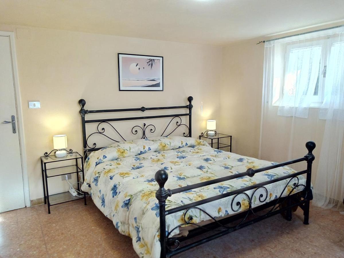 Il Giardino Di Patrizia Apartment Querceta Luaran gambar